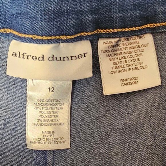 Alfred Dunner Cropped Embroidered Jeans Size 12 - Picture 4 of 5